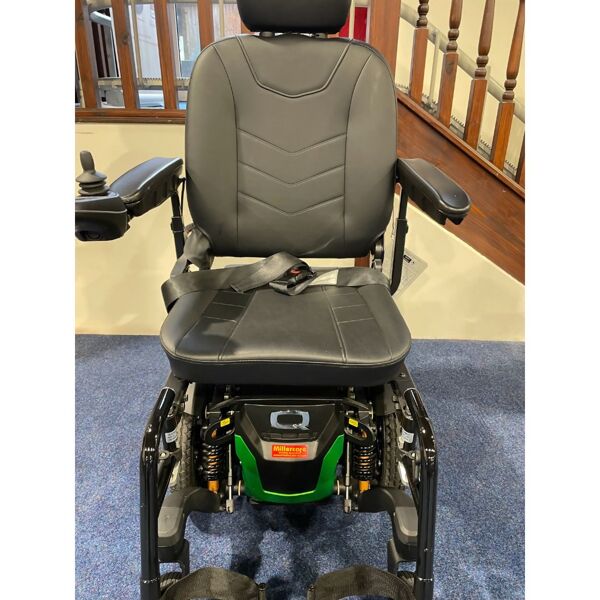 Quantum Edge 3 Stretto with contour Seating Ex Demo